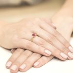 Sokköves rubin gyémánt sárga arany eljegyzési gyűrű 0,003 karát W-0002