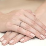 Csavart gyémánt köves fehér arany eljegyzési gyűrű 0,10 karát W-0021