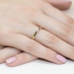 Klasszikus gyémánt köves sárga arany eljegyzési gyűrű 0,10 karát W-0045