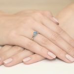 Sokköves gyémánt kék topáz fehér arany eljegyzési gyűrű 0,029 karát W-0076
