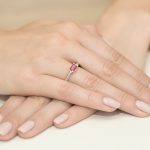 Sokköves rubin gyémánt fehér arany eljegyzési gyűrű 0,03 karát W-0105
