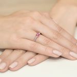Sokköves rubin gyémánt rozé arany eljegyzési gyűrű 0,03 karát W-0105