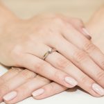 Klasszikus gyémánt köves sárga arany eljegyzési gyűrű 0,12 karát W-0171