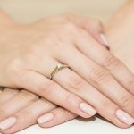 Klasszikus gyémánt köves sárga arany eljegyzési gyűrű 0,10 karát W-0221