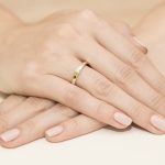 Klasszikus gyémánt köves sárga arany eljegyzési gyűrű 0,10 karát W-0225