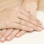 Klasszikus gyémánt köves sárga arany eljegyzési gyűrű 0,12 karát W-0299