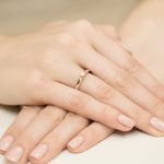 Klasszikus gyémánt köves sárga arany eljegyzési gyűrű 0,15 karát W-0369