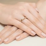 Klasszikus gyémánt köves sárga arany eljegyzési gyűrű 0,18 karát W-0381