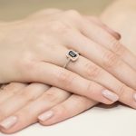 Sokköves kék zafír gyémánt rozé arany eljegyzési gyűrű 0,19 karát W-0403