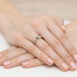 Sokköves smaragd gyémánt sárga arany eljegyzési gyűrű 0,03 karát W-0411