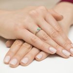 Sokköves smaragd gyémánt fehér arany eljegyzési gyűrű 0,02 karát W-0414