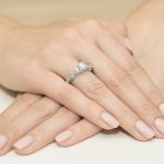 Sokköves gyémánt fehér arany eljegyzési gyűrű 0,84 karát W-0023