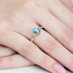 Sokköves kék topáz eljegyzési gyűrű 0,052 karát W-308
